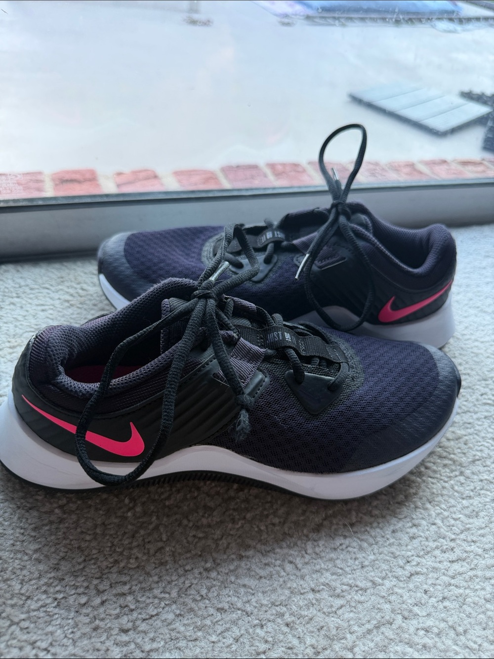Nike Black Athletic Shoes with Pink Swoosh - Women’s 7.5